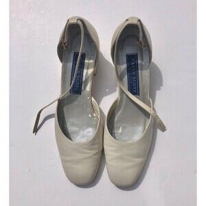 KAREN SCOTT ARIA 8 1/2 SQUARE TOE SANDALS, IVORY, ANKLE BUCKLE STRAP